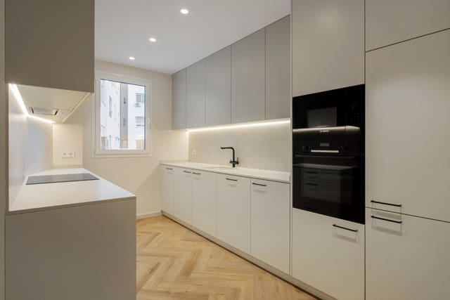 3 makuuhuone Huoneisto myytävänä paikassa Ciutat Vella, Valencia kaupunki - 825 000 € (Ref: 10057436)
