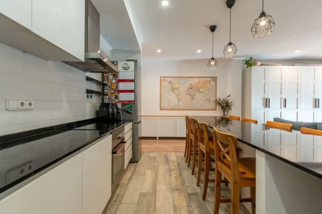 4 sovrum Lägenhet till salu i Ciutat Vella, Valencia stad - 870 000 € (Ref: 10132281)