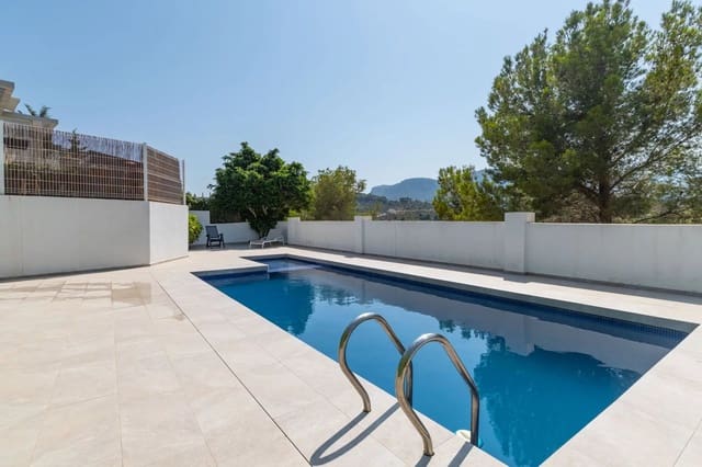 Chalet de 3 habitaciones en Pueblo, Calpe / Calp en venta con piscina garaje - 340.000 € (Ref: 10045623)