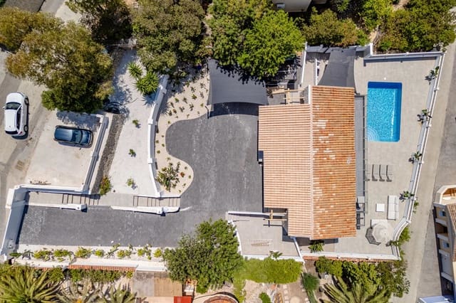 4 chambre Villa/Maison à vendre à Calpe / Calp avec piscine - 1 099 000 € (Ref: 10045635)