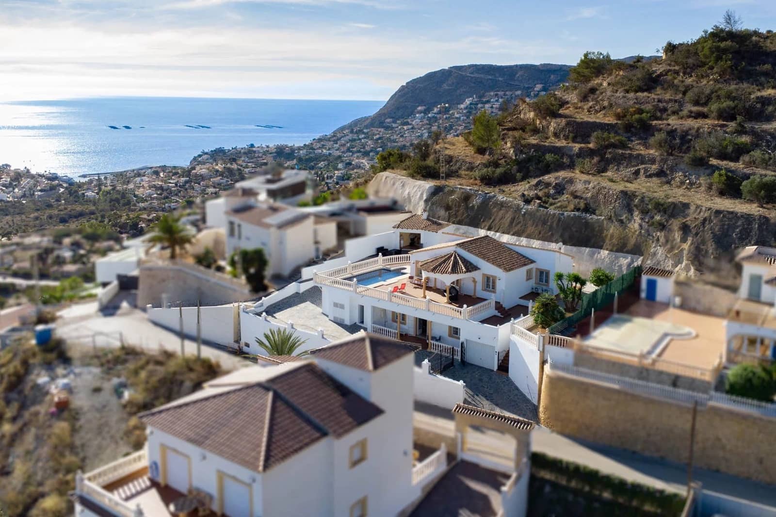 Chalet de 4 habitaciones en Calpe / Calp en venta con piscina - 690.000 € (Ref: 10045645)