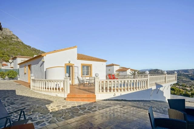 Chalet de 4 habitaciones en Pueblo, Calpe / Calp en venta con piscina garaje - 690.000 € (Ref: 10045645)