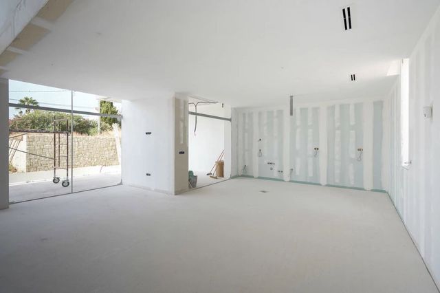 Chalet de 3 habitaciones en Pueblo, Calpe / Calp en venta con piscina garaje - 1.150.000 € (Ref: 10045648)
