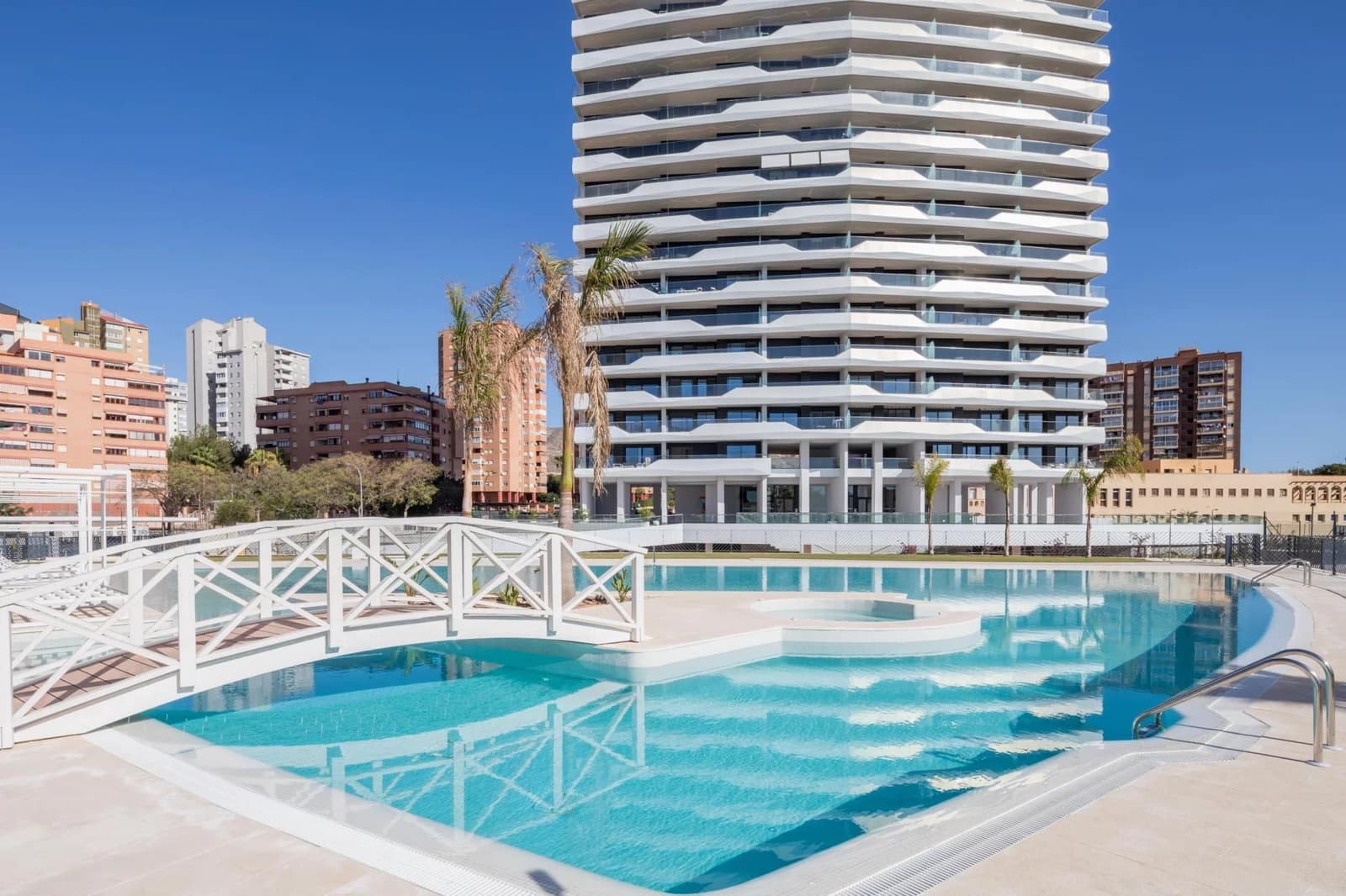 2 slaapkamer Appartement te koop in Benidorm met zwembad - € 655.500 (Ref: 10045654)