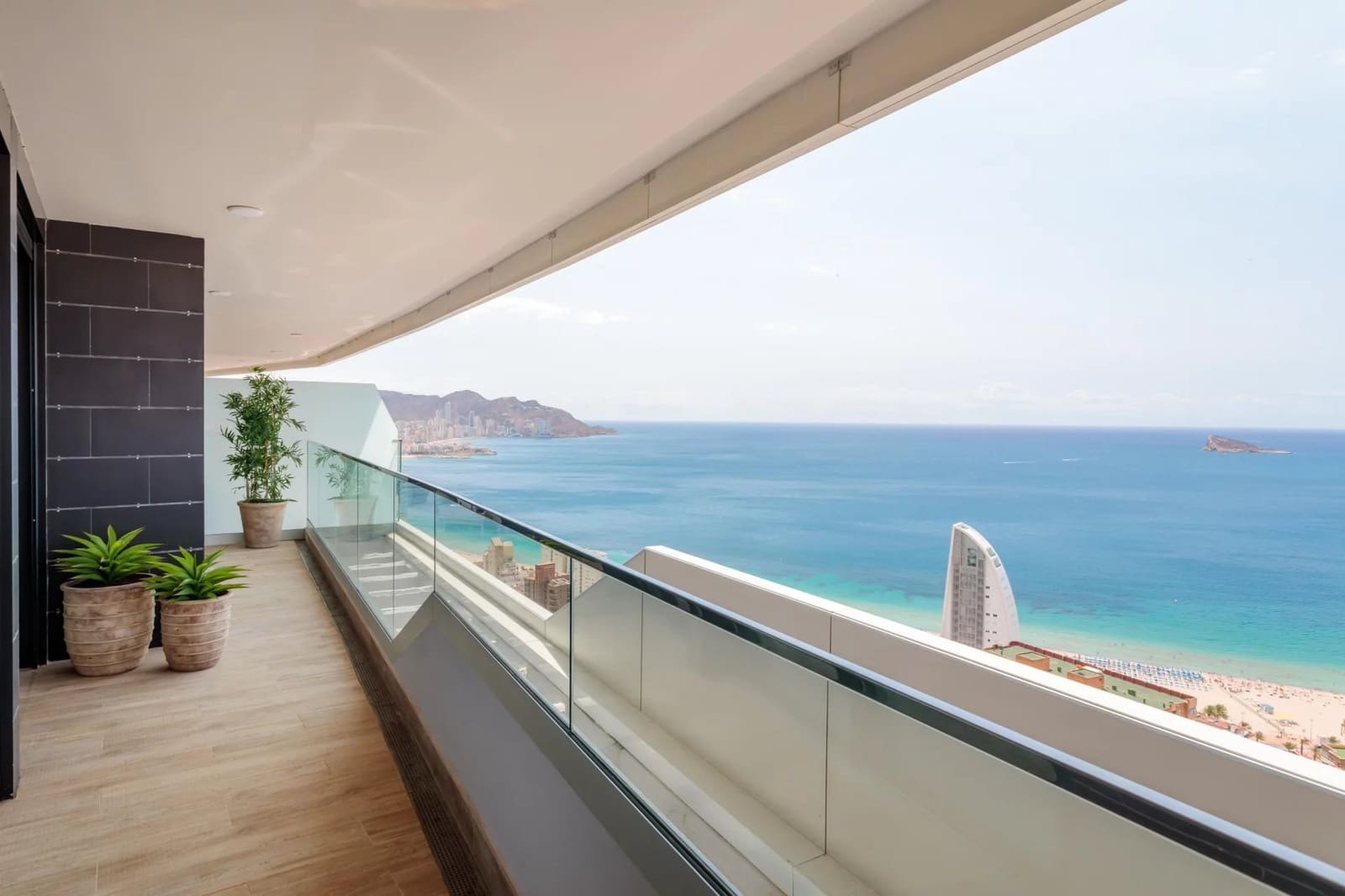 2 slaapkamer Appartement te koop in Benidorm met zwembad - € 655.500 (Ref: 10045654)
