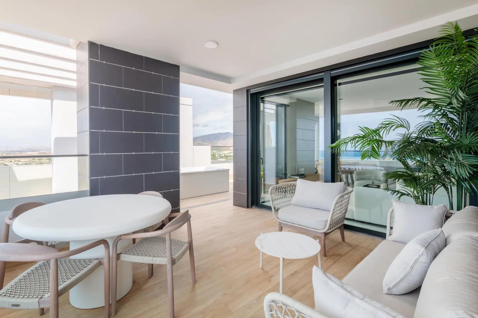 2 slaapkamer Appartement te koop in Benidorm met zwembad - € 655.500 (Ref: 10045654)