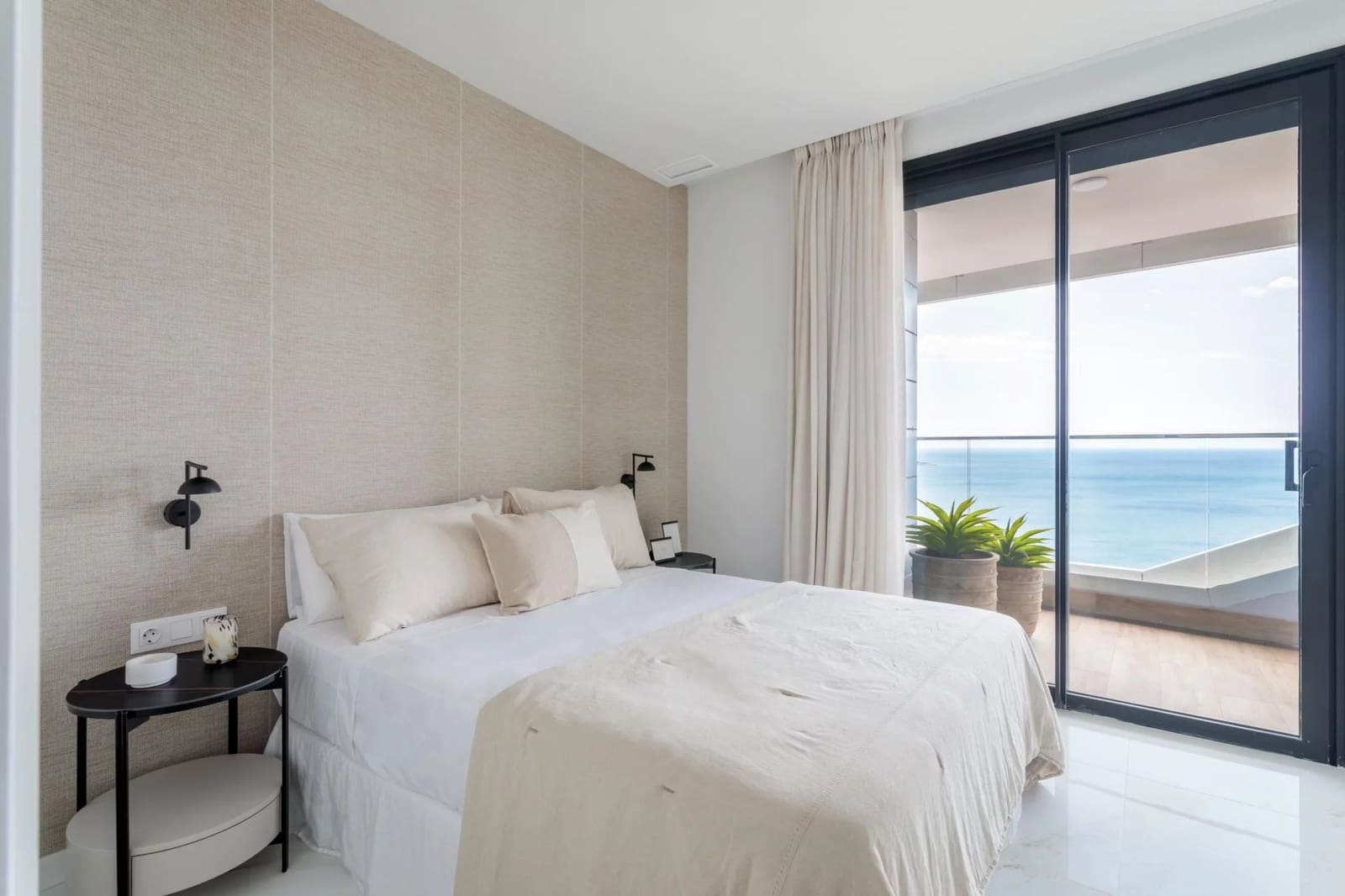 2 slaapkamer Appartement te koop in Benidorm met zwembad - € 655.500 (Ref: 10045654)