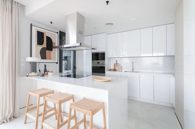 2 slaapkamer Appartement te koop in Benidorm met zwembad - € 655.500 (Ref: 10045654)