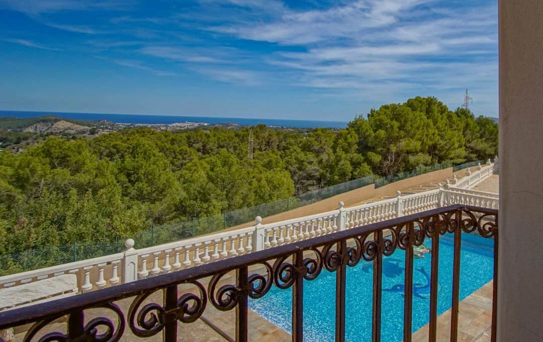 8 slaapkamer Villa te koop in La Nucia met zwembad - € 2.500.000 (Ref: 10045655)