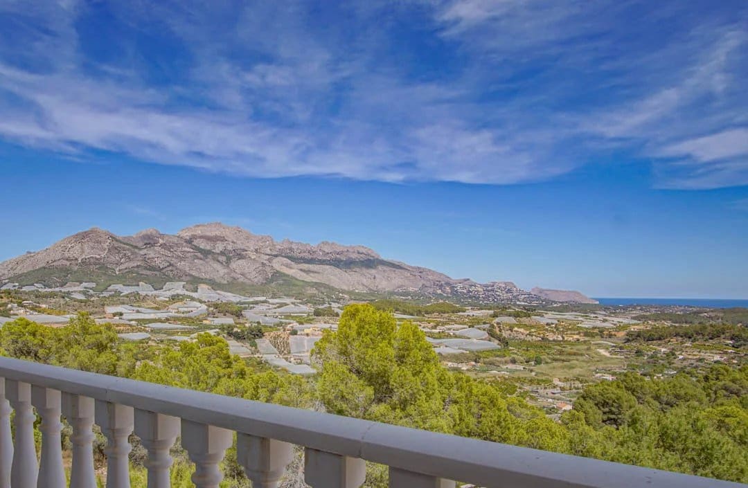 8 slaapkamer Villa te koop in La Nucia met zwembad - € 2.500.000 (Ref: 10045655)