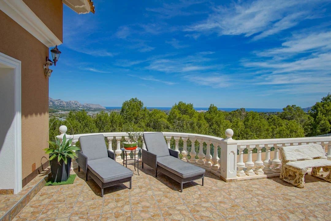 8 slaapkamer Villa te koop in La Nucia met zwembad - € 2.500.000 (Ref: 10045655)