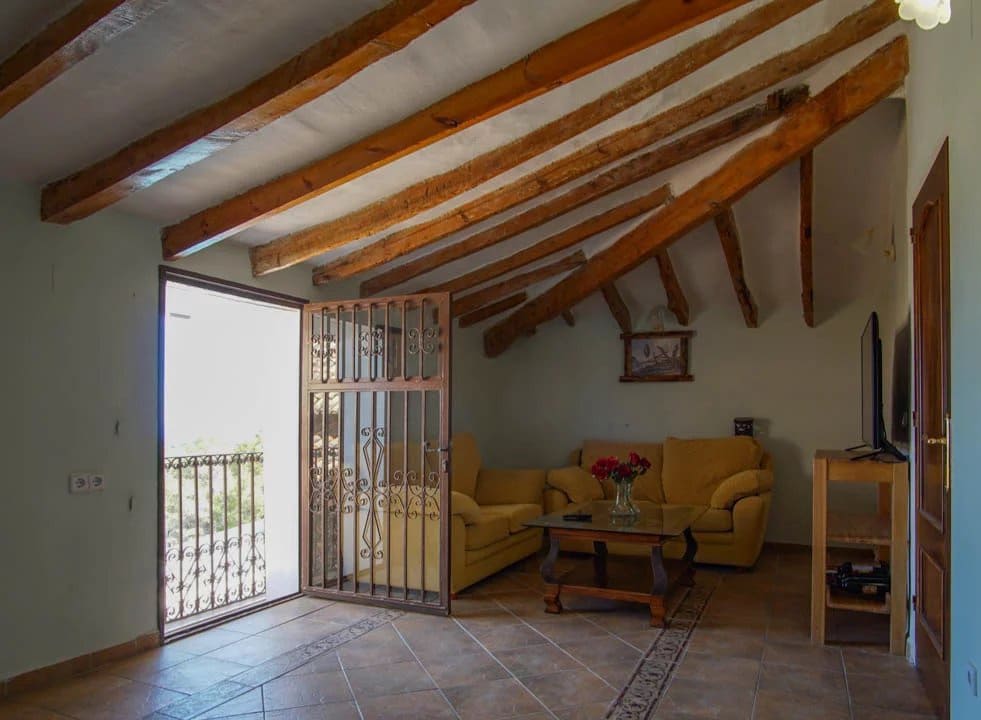 8 slaapkamer Villa te koop in La Nucia met zwembad - € 2.500.000 (Ref: 10045655)
