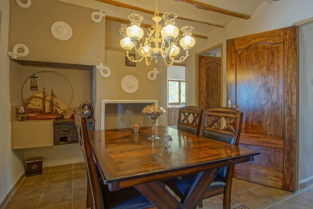 8 slaapkamer Villa te koop in La Nucia met zwembad - € 2.500.000 (Ref: 10045655)