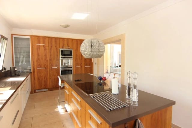 5 makuuhuone Huvila myytävänä paikassa Centro ciudad, Javea / Xàbia mukana uima-altaan - 1 315 000 € (Ref: 10045663)