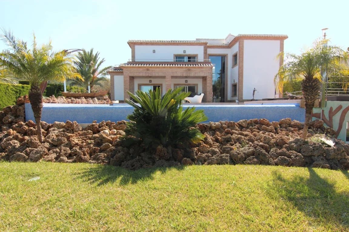 5 bedroom Villa for sale in Javea / Xabia with pool garage - € 1,315,000 (Ref: 10045663)