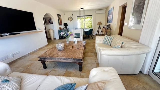 4 bedroom Villa for sale in La Nucia Pueblo  , La Nucia with pool garage - € 835,000 (Ref: 10102624)