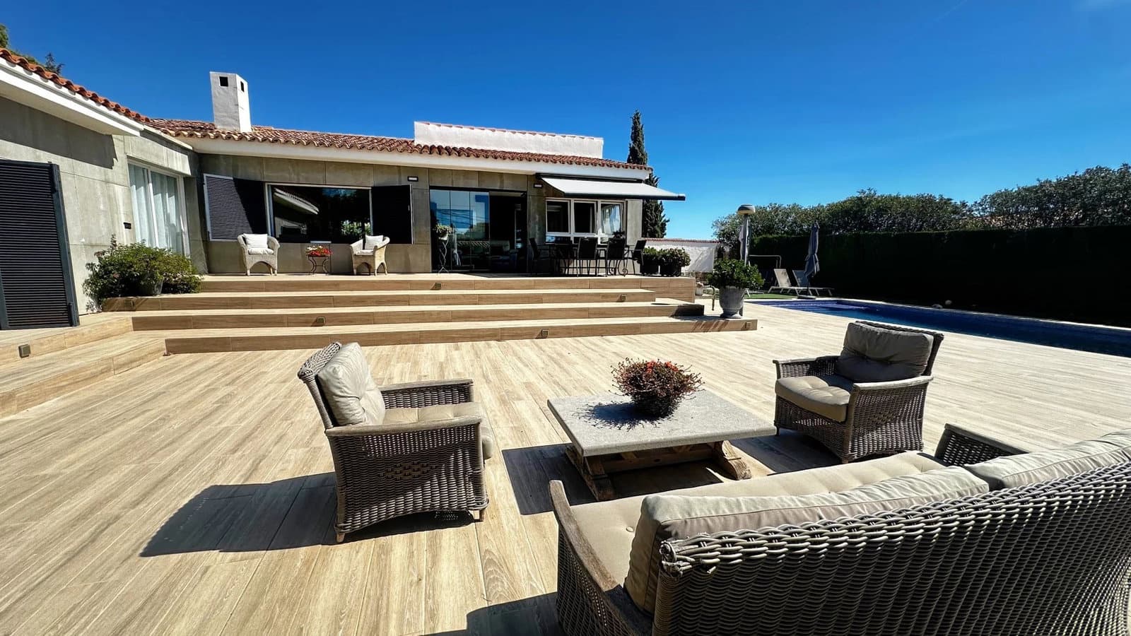 4 bedroom Villa for sale in La Nucia with pool garage - € 835,000 (Ref: 10102624)