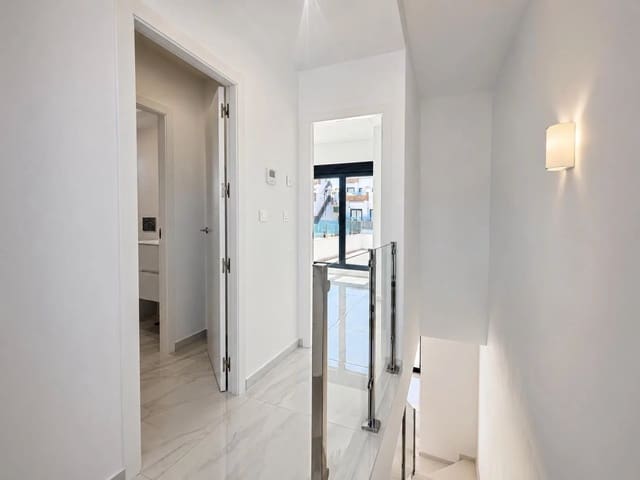 3 soveværelse Villa til salg i Polop med swimmingpool garage - € 469.000 (Ref: 10141407)