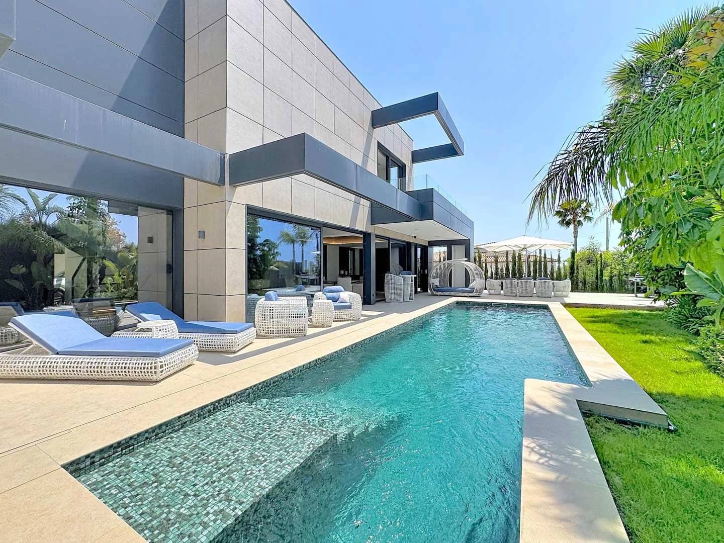 4 Zimmer Villa zu verkaufen in Calpe / Calp mit Pool Garage - 2.290.000 € (Ref: 10141408)