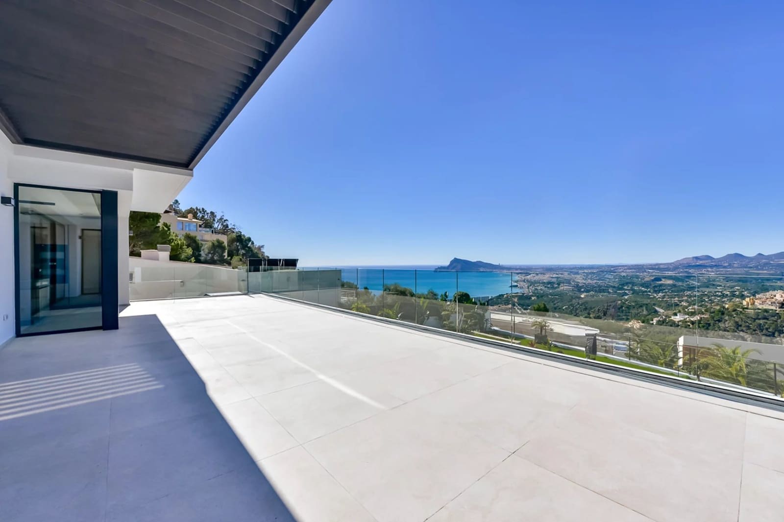 5 bedroom Villa for sale in Altea with pool - € 2,690,000 (Ref: 10141429)