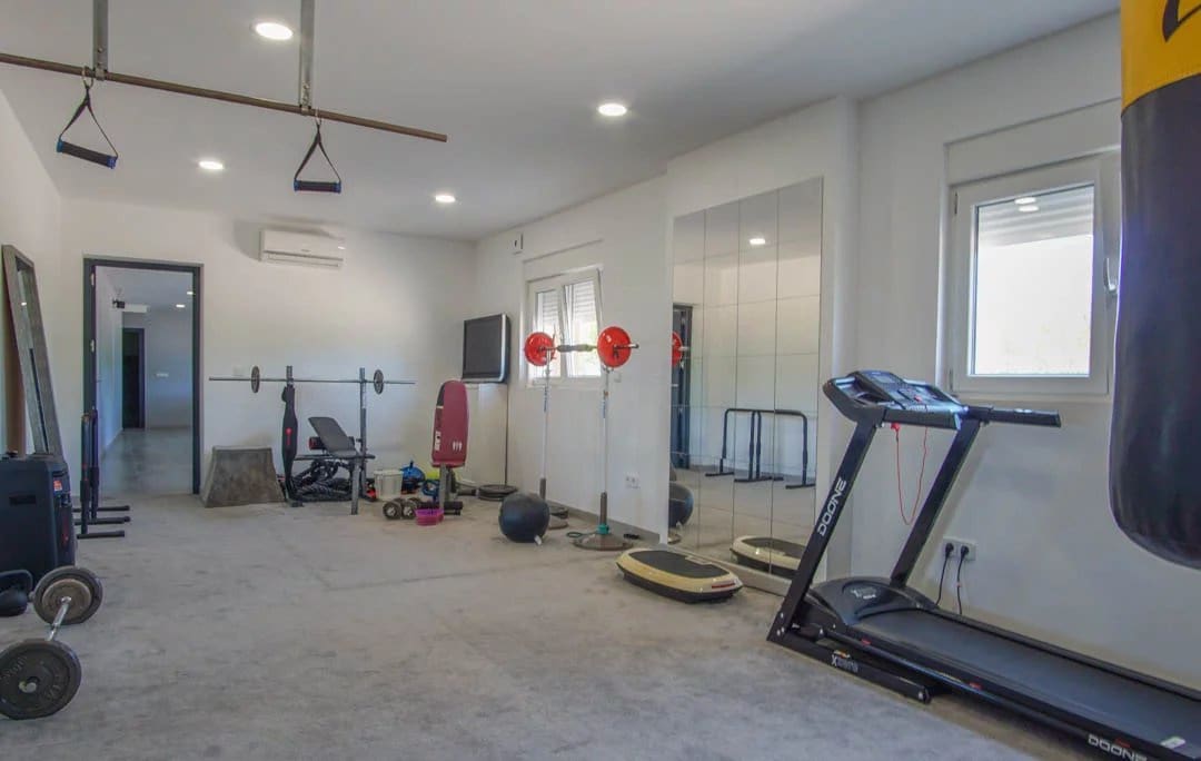 8 soveværelse Villa til salg i La Nucia med swimmingpool garage - € 2.500.000 (Ref: 10141436)