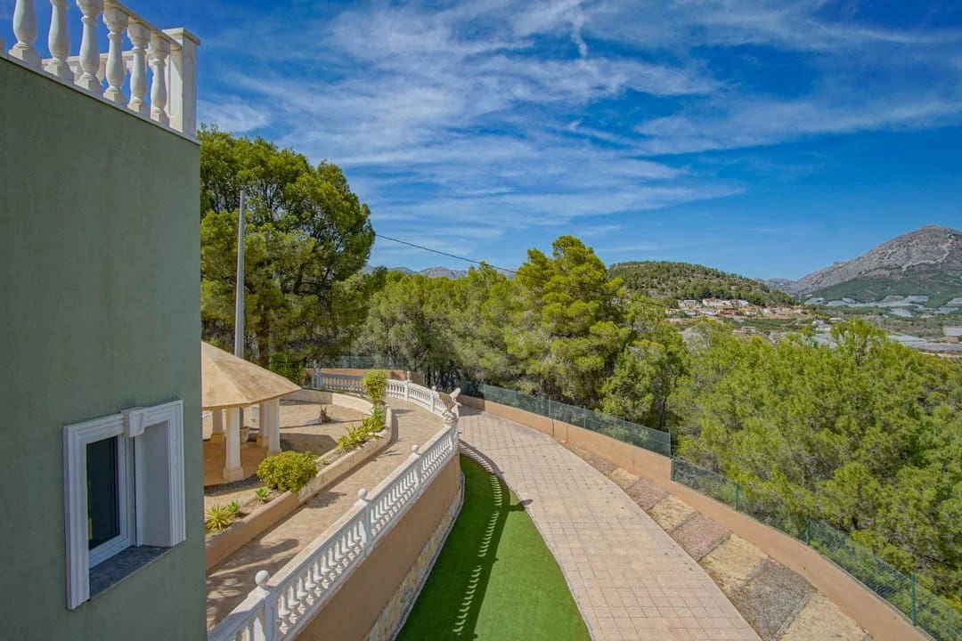 8 soveværelse Villa til salg i La Nucia med swimmingpool garage - € 2.500.000 (Ref: 10141436)