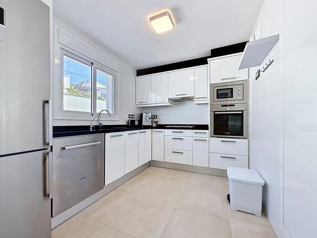 3 slaapkamer Villa te koop in Pinar del Advocat - Cometa, Teulada-Moraira met zwembad garage - € 999.000 (Ref: 10154317)