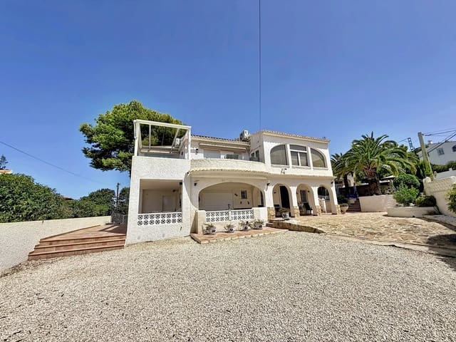 4 soveværelse Villa til salg i Paichi, Teulada-Moraira med swimmingpool - € 699.000 (Ref: 10158694)
