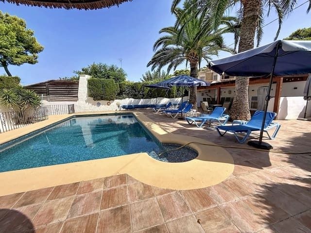 4 soveværelse Villa til salg i Paichi, Teulada-Moraira med swimmingpool - € 699.000 (Ref: 10158694)