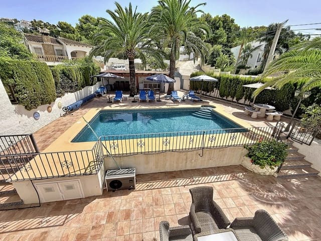 4 soveværelse Villa til salg i Paichi, Teulada-Moraira med swimmingpool - € 699.000 (Ref: 10158694)