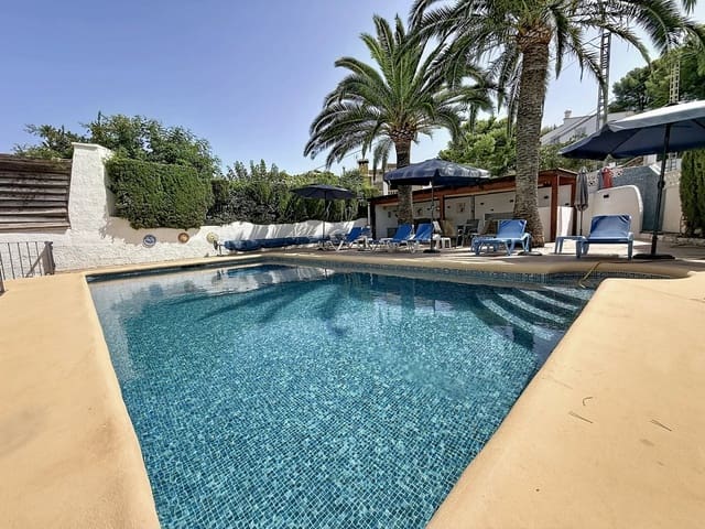 4 soveværelse Villa til salg i Paichi, Teulada-Moraira med swimmingpool - € 699.000 (Ref: 10158694)