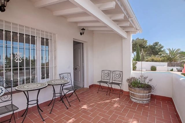 Chalet de 6 habitaciones en Pueblo, Calpe / Calp en venta con piscina - 950.000 € (Ref: 7173029)