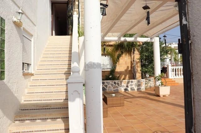 11 sovrum Kommersiell till salu i Pueblo, Calpe / Calp med pool garage - 850 000 € (Ref: 8011191)