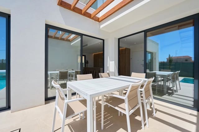 3 slaapkamer Villa te koop in Pueblo - Urbanizaciones, Alfaz del Pi / L'Alfàs del Pi met zwembad - € 814.000 (Ref: 8366160)