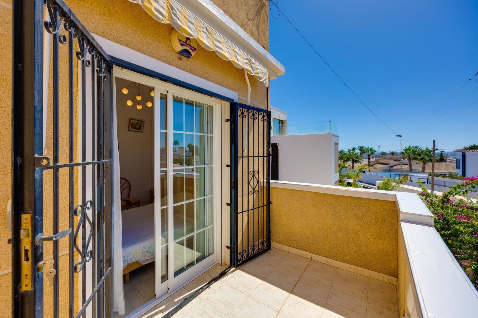 4 chambre Villa/Maison à vendre à Torrevieja avec piscine garage - 359 900 € (Ref: 10067944)