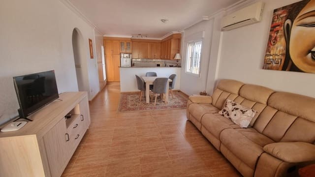 3 soverom Kjedet enebolig til salgs i Guardamar del Segura med svømmebasseng garasje - € 199 000 (Ref: 10159694)