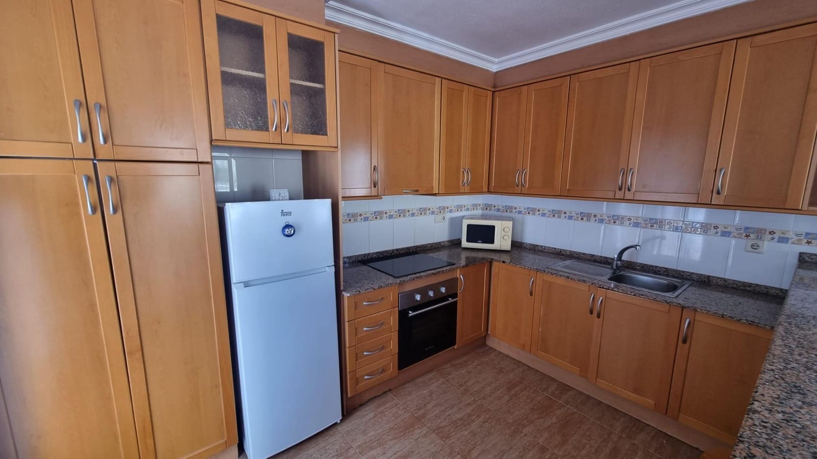 3 soverom Kjedet enebolig til salgs i Guardamar del Segura med svømmebasseng garasje - € 199 000 (Ref: 10159694)