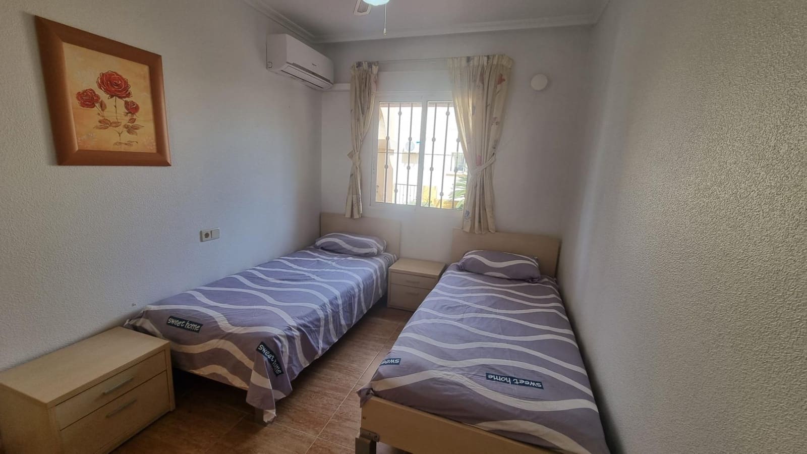 3 soverom Kjedet enebolig til salgs i Guardamar del Segura med svømmebasseng garasje - € 199 000 (Ref: 10159694)