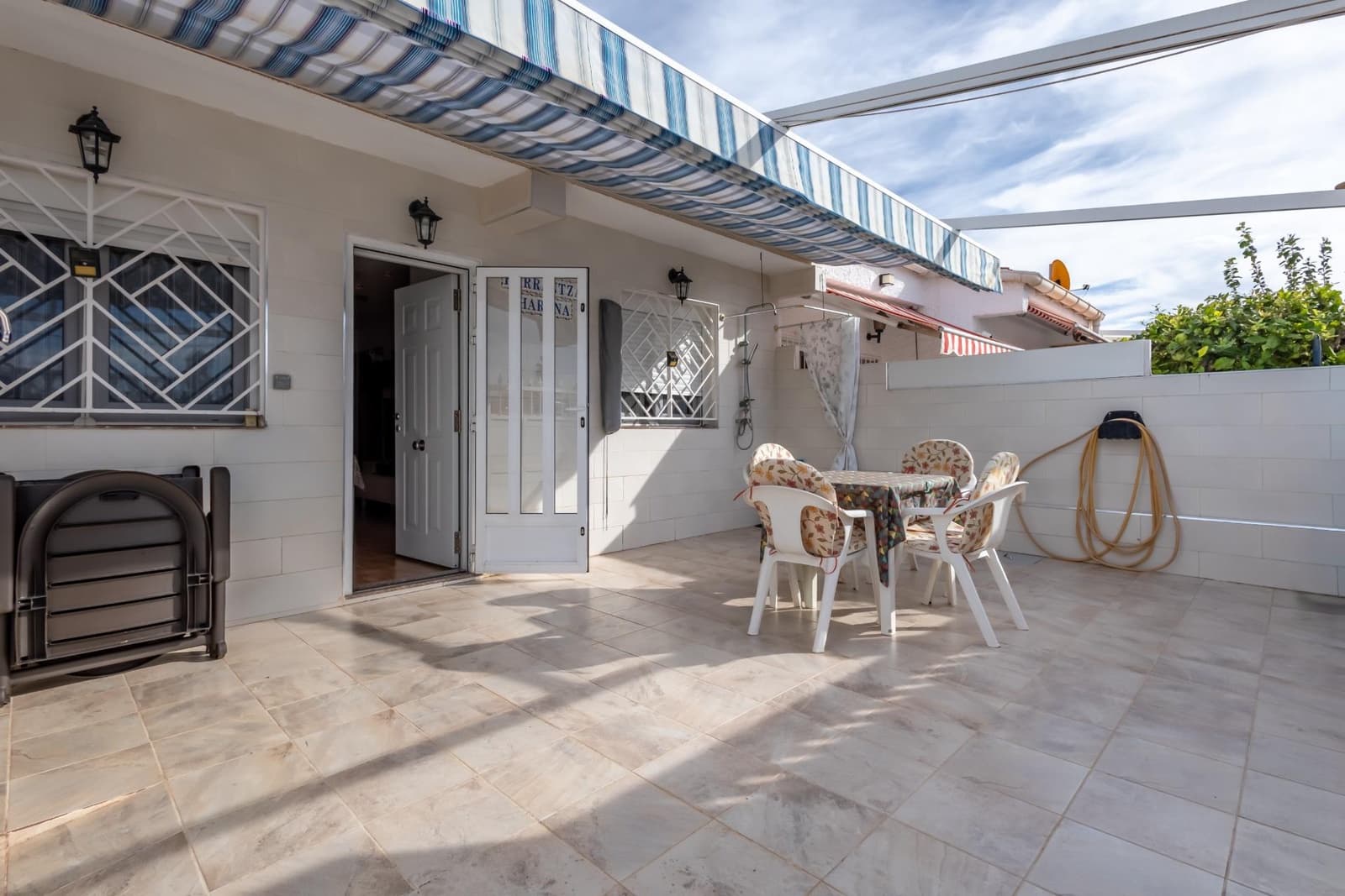 3 makuuhuone Rivitalo myytävänä paikassa Torrevieja - 169 000 € (Ref: 10173962)