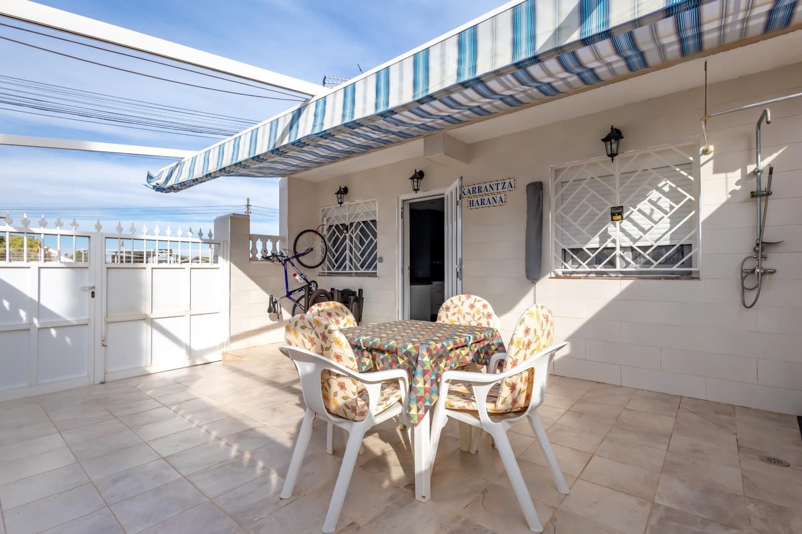 3 makuuhuone Rivitalo myytävänä paikassa Torrevieja - 169 000 € (Ref: 10173962)
