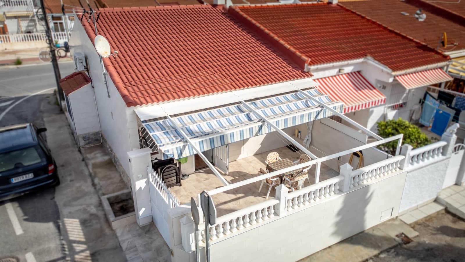 3 makuuhuone Rivitalo myytävänä paikassa Torrevieja - 169 000 € (Ref: 10173962)