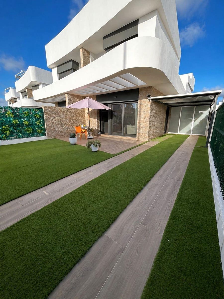 Chalet de 2 habitaciones en Los Montesinos en venta con piscina garaje - 342.900 € (Ref: 10184919)