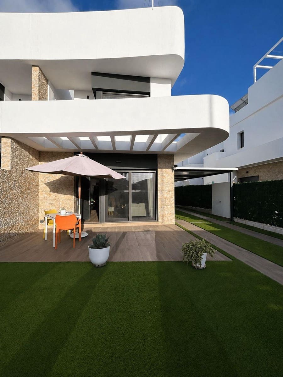 Chalet de 2 habitaciones en Los Montesinos en venta con piscina garaje - 342.900 € (Ref: 10184919)