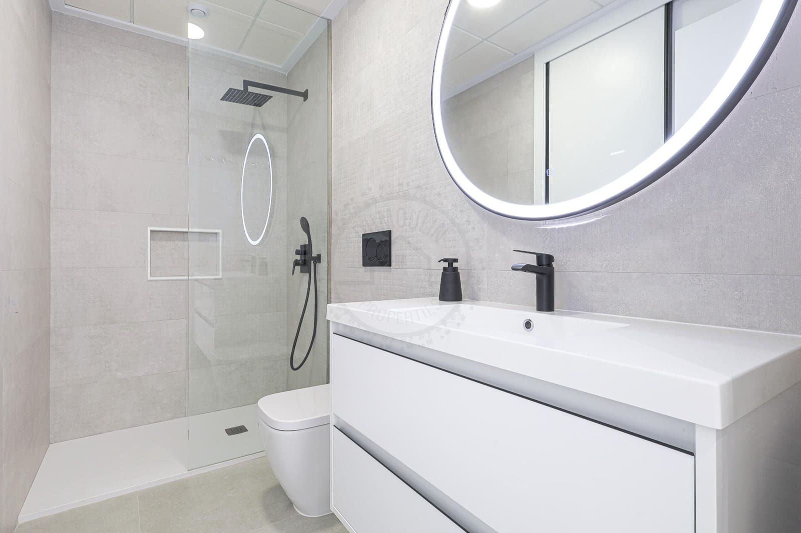 3 bedroom Apartment for sale in Guardamar del Segura with pool - € 269,900 (Ref: 7853192)