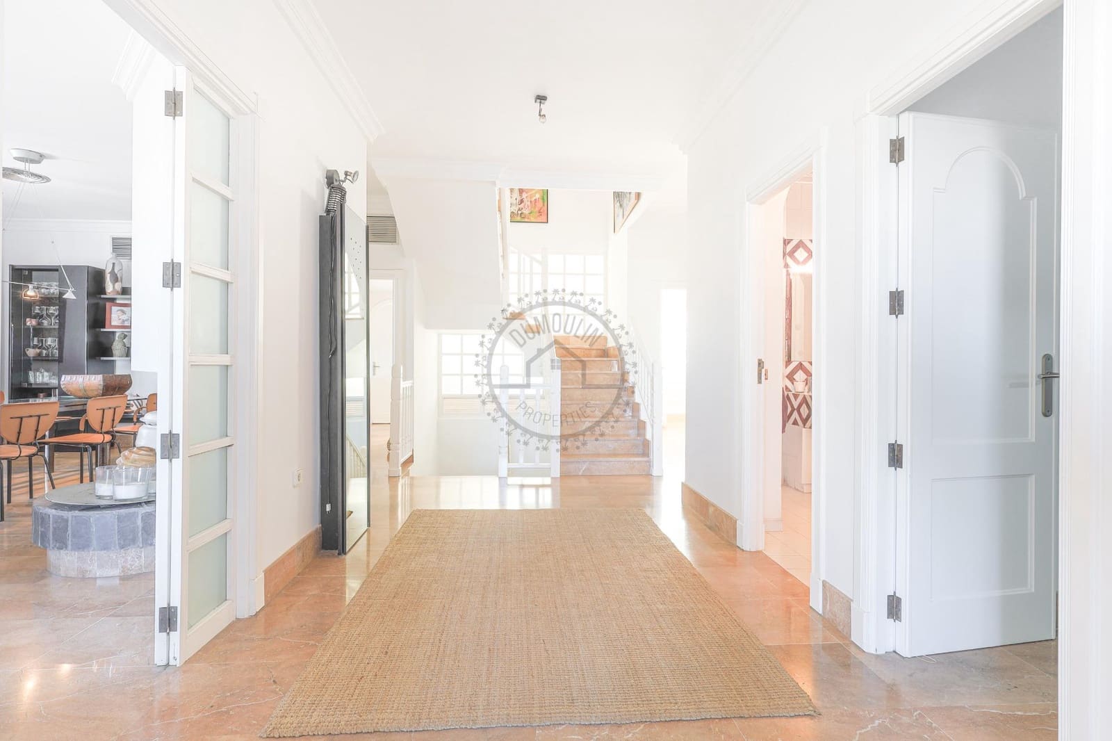 4 soverom Villa til salgs i Torrevieja med svømmebasseng garasje - € 890 000 (Ref: 8146308)