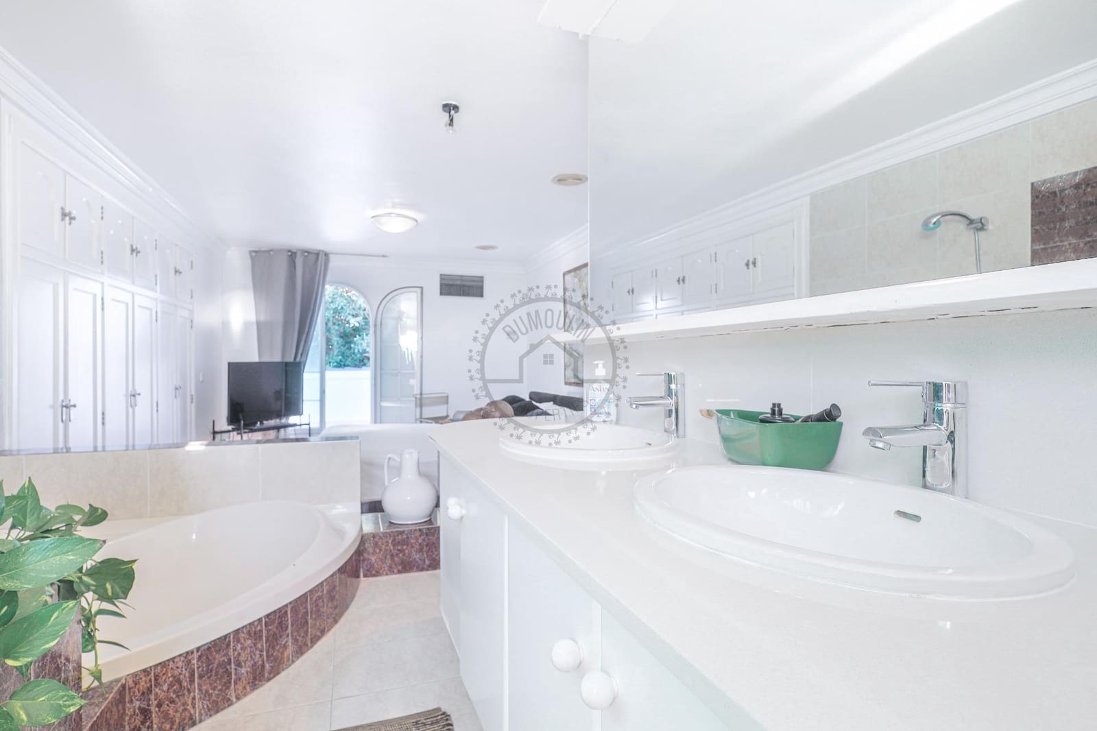 4 soverom Villa til salgs i Torrevieja med svømmebasseng garasje - € 890 000 (Ref: 8146308)