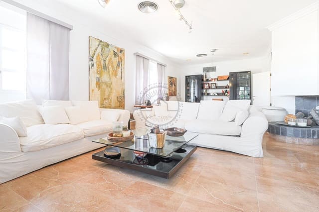 4 soverom Villa til salgs i Centro, Torrevieja med svømmebasseng garasje - € 890 000 (Ref: 8146308)