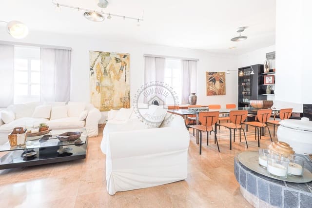 4 soverom Villa til salgs i Centro, Torrevieja med svømmebasseng garasje - € 890 000 (Ref: 8146308)