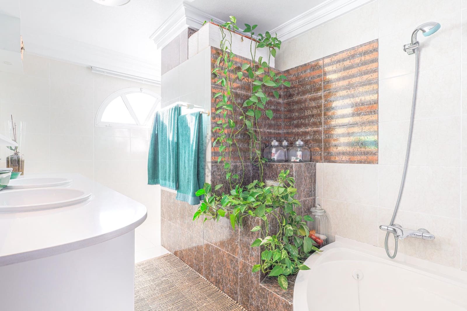 4 soverom Villa til salgs i Torrevieja med svømmebasseng garasje - € 890 000 (Ref: 8146308)