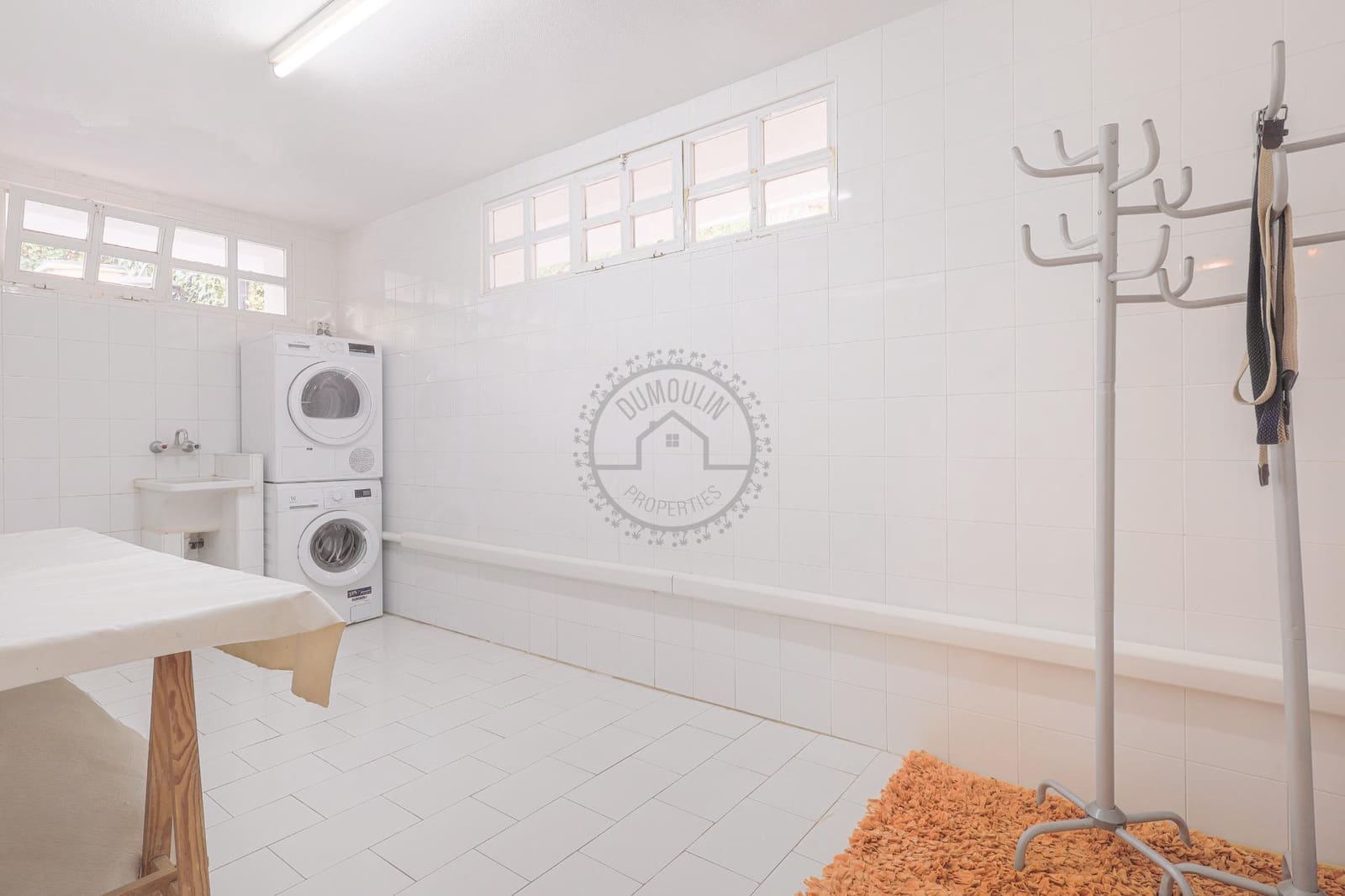 4 soverom Villa til salgs i Torrevieja med svømmebasseng garasje - € 890 000 (Ref: 8146308)